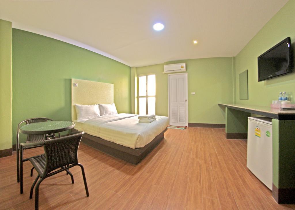 Central Park Hotel Сингбури Экстерьер фото