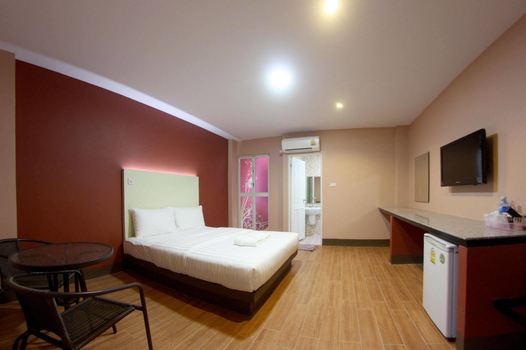 Central Park Hotel Сингбури Экстерьер фото