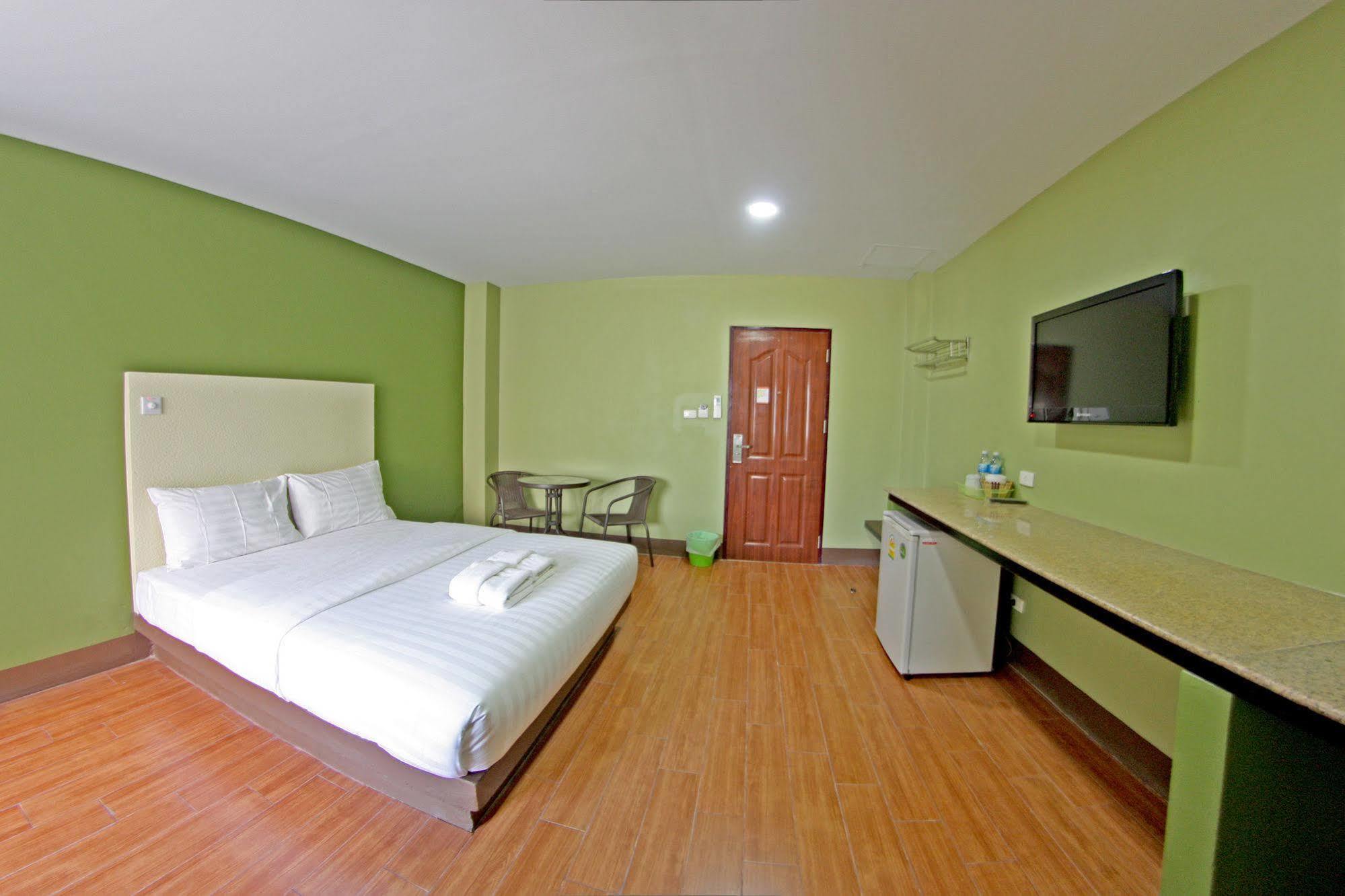 Central Park Hotel Сингбури Экстерьер фото